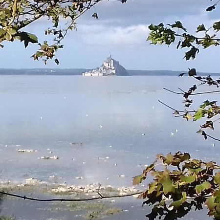 Entre Mont St Michel Et Merveille Vains Exteriör bild