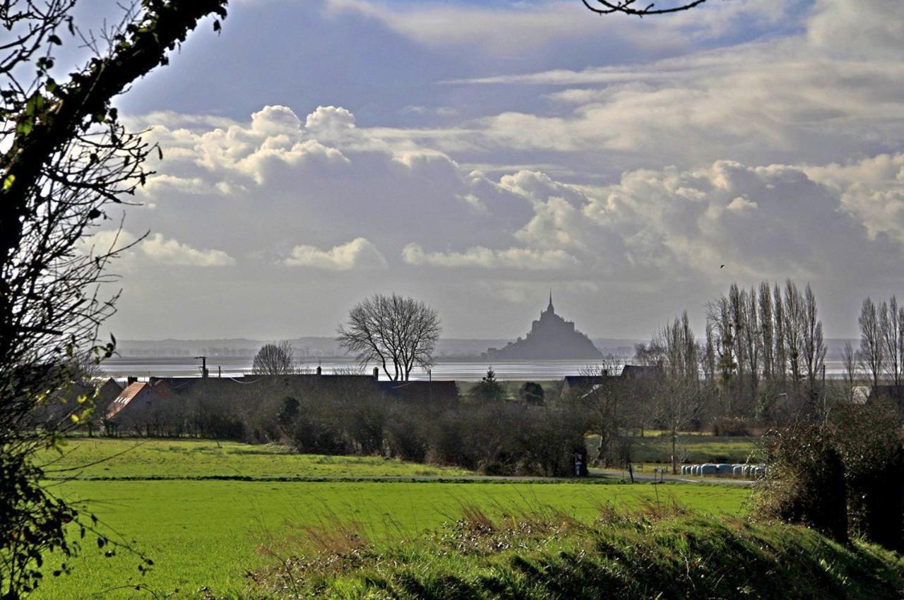 Entre Mont St Michel Et Merveille Vains Exteriör bild
